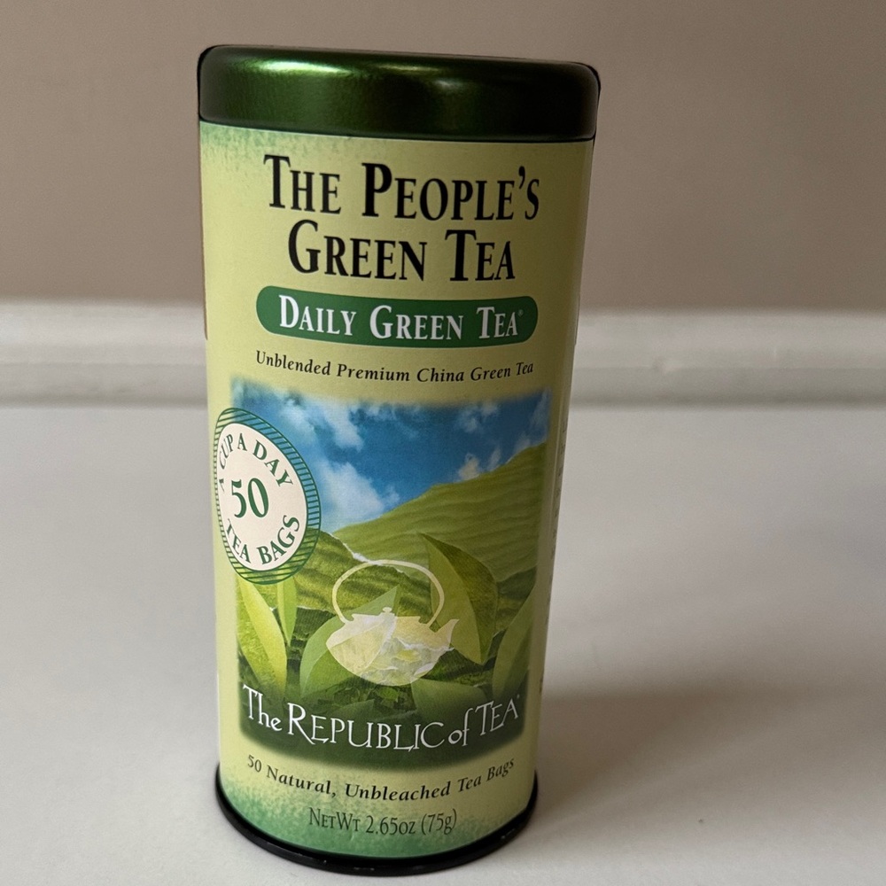 Ceramic Teapot with Frog and Leaf Design & 2 cans of The Republic of Tea - Picture 10 of 16